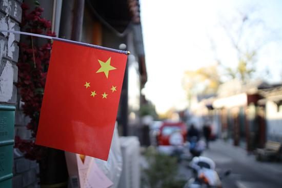 焦距：35mm　 光圈：f/1.8　 ISO感光度：400