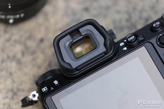 刷新率很高的369万像素EVF电子取景器