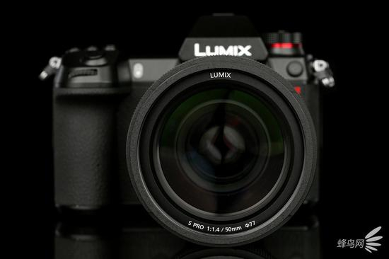 松下LUMIX S PRO 50mm f/1.4搭配松下LUMIX S1R