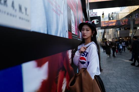 焦距：28mm　 光圈：f/1.7　 ISO感光度：100