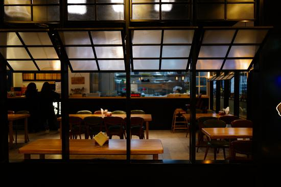 焦距：28mm　 光圈：f/1.7　 ISO感光度：160