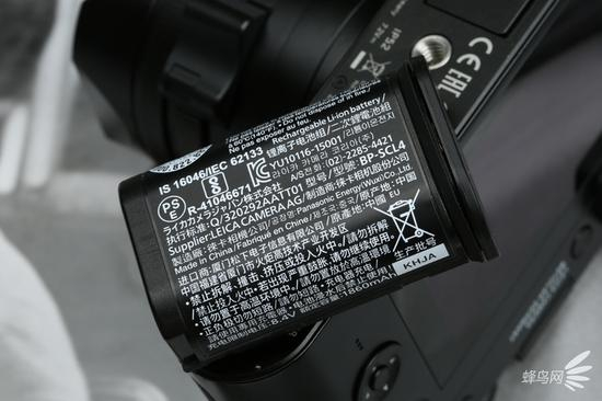 电池容量为1860mAh，官方续航为370张