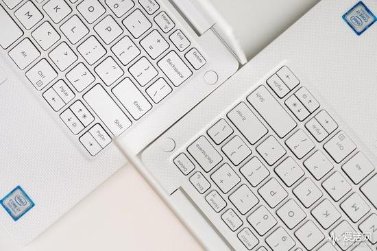 ▲左边为XPS 13 9380，右边为用了一年后的XPS 13 9370