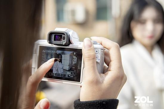 对于普通消费者使用相机是以家庭记录和旅行摄影为主