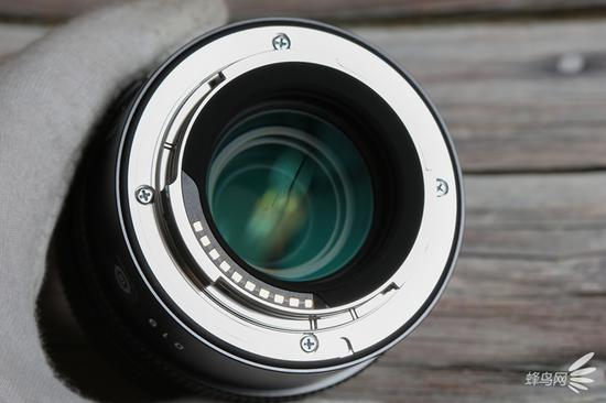适马45mm&nbsp;F2.8&nbsp;DG&nbsp;DN|Contemporary采用了全金属卡口