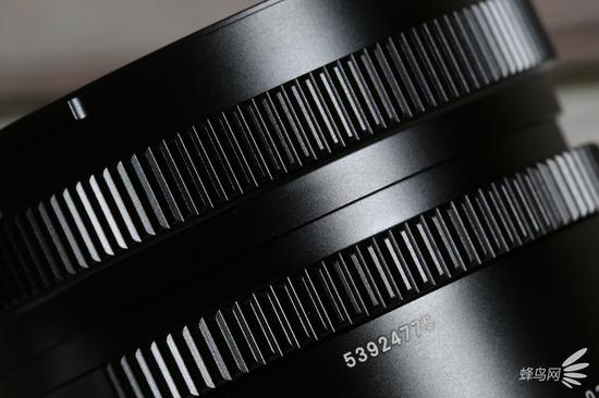 适马45mm&nbsp;F2.8&nbsp;DG&nbsp;DN|Contemporary的对焦环以及光圈环