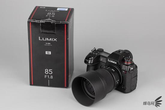 小巧的全画幅无反85mm定焦松下85mm f/1.8评测_手机新浪网