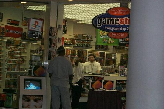 1999年，还作为一个子品牌和销售网站的“游戏驿站”（GameStop）。