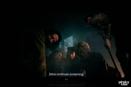  吸血鬼眼睛中发出的光