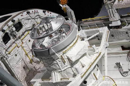 航天飞机异体同构周边对接机构