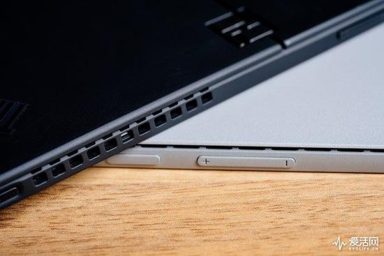 ThinkPad X1 Tablet Evo的出风口更大