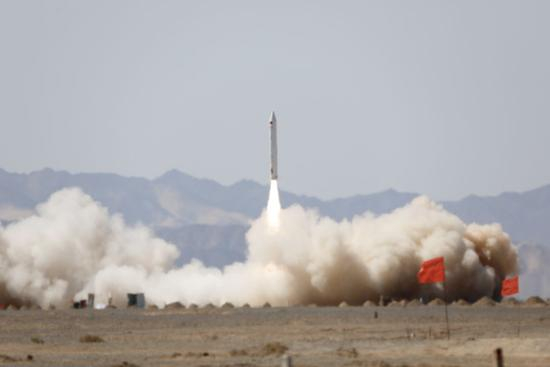 （SQX-1Z 升空画面 陈肖/摄）