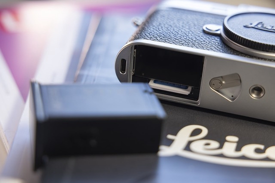 徕卡M11全新底部设计