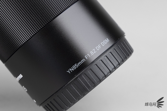 永诺YN85mm F1.8Z DF DSM的型号标识