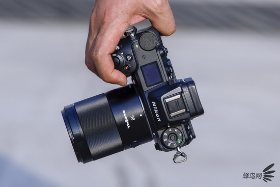 永诺YN85mm F1.8Z DF DSM