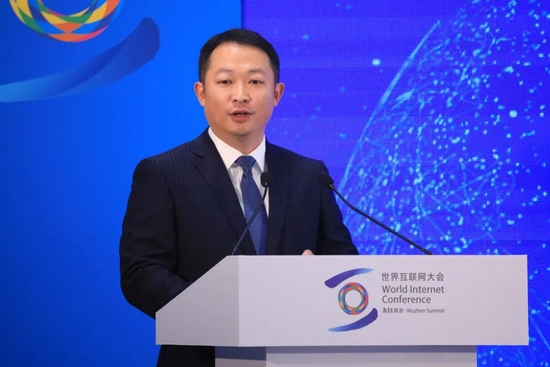 2018年，周源参加世界互联网大会/视觉中国