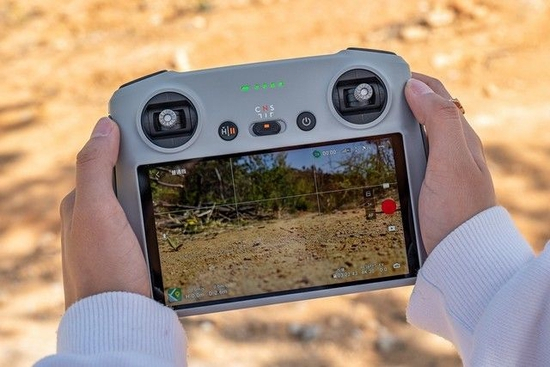 带屏遥控器DJI&nbsp;RC