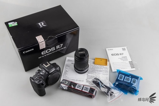 佳能EOS R7包装及包装内容一览