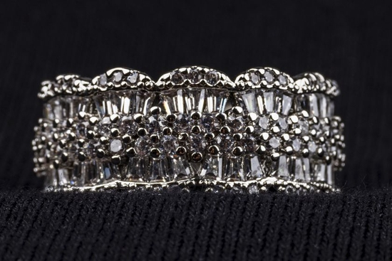 　　焦距：100mm　 光圈：f/16.0　 ISO感光度：100　 曝光时间：1/125s　 曝光补偿：0EV　 白平衡：自动