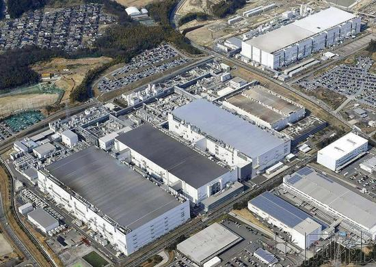 九州岛被称为日本的“硅岛”，曾集中了日本绝大部分半导体芯片企业