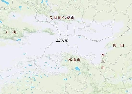 黑戈壁四周的群山。制图/张雨晨