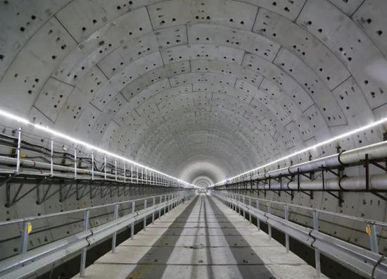 隧道内场景。王冰炎 摄