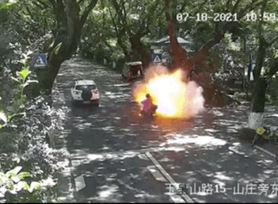 　电动车电池引发的爆炸事故|新华网