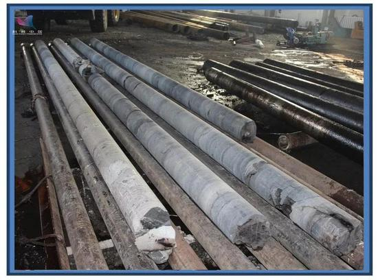 获得的松科二井超大直径岩芯