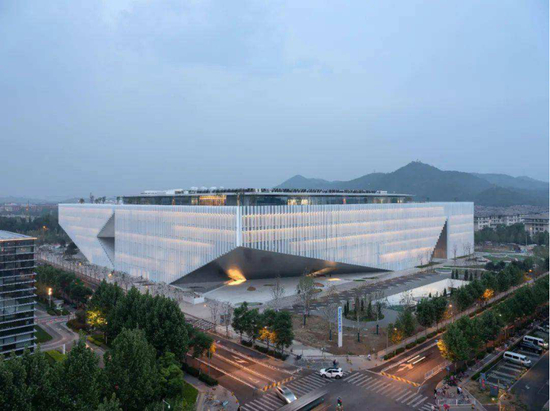 腾讯北京总部大楼一艘大船的造型