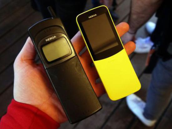 新老诺基亚8110对比（图片源于TechRadar）