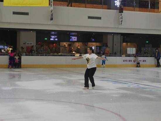 焦距：26mm　 光圈：f/2.8　 ISO感光度：1600