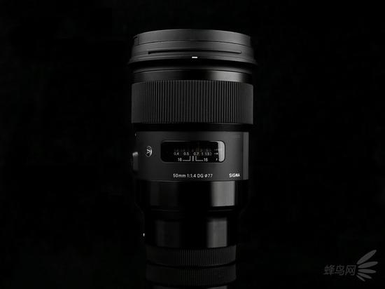 适马50mmF1.4ArtE的镜头正面+镜头盖