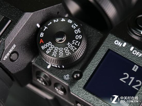 相机有着更强的操控感，真实的操作体验本身是相机的卖点