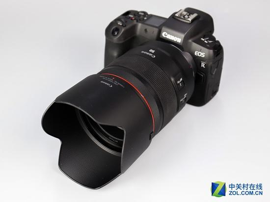 镜头具备莲花形遮光罩