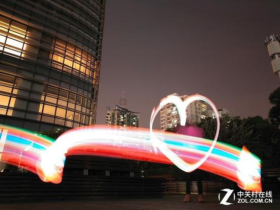 光绘彩虹和爱心