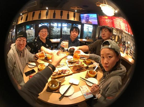 鱼眼镜头在室内拍摄多人合影很靠谱