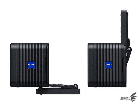 索尼迷你黑卡RX0 II翻折屏角度展示