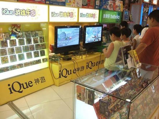 ▲神游的商场专柜，摆放于商场的玩具区或文体用品区