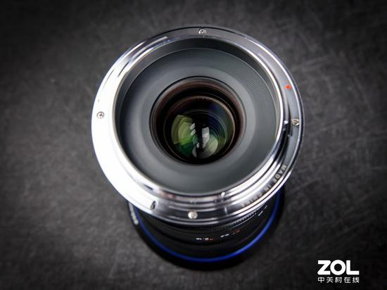 镜头后镜组，遗憾的是镜头没有电子芯片