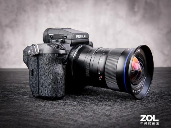 老蛙17mm F4是一颗视角达到113度的中画幅超广角镜头