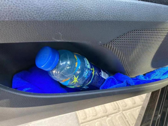 脉动瓶变身移动厕所&nbsp;&nbsp; &nbsp; &nbsp;图/刘建中