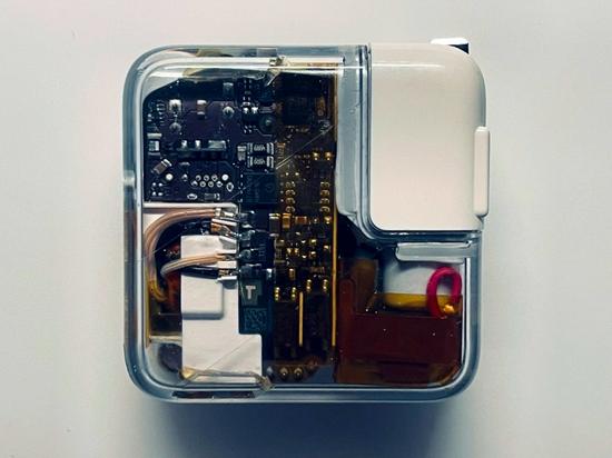 苹果透明AirPods初代耳机/29W充电器原型曝光_手机新浪网
