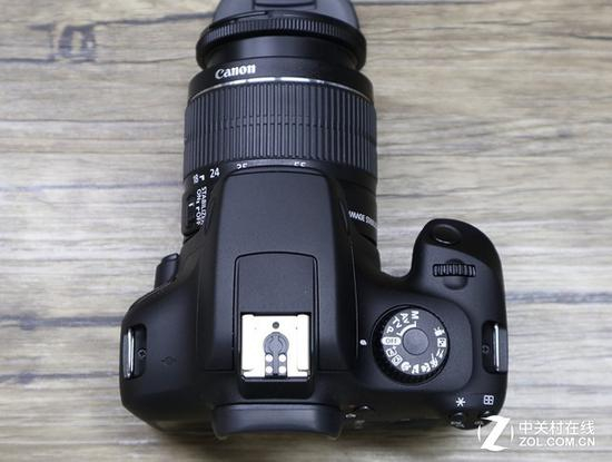 EOS&nbsp;3000D机身顶部