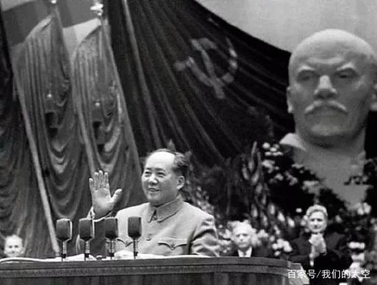 ▲毛泽东在苏联最高苏维埃庆祝十月革命40周年大会上发表讲话