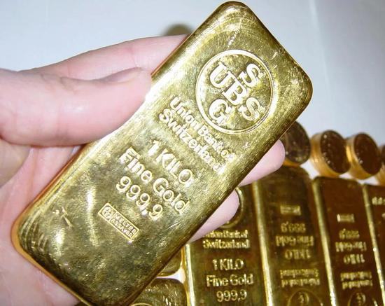 瑞士铸造的一公斤的金条 来源丨维基百科