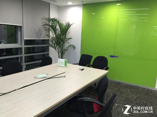 会议室同样是无线路由的主战场&nbsp;移动性强确实很方便