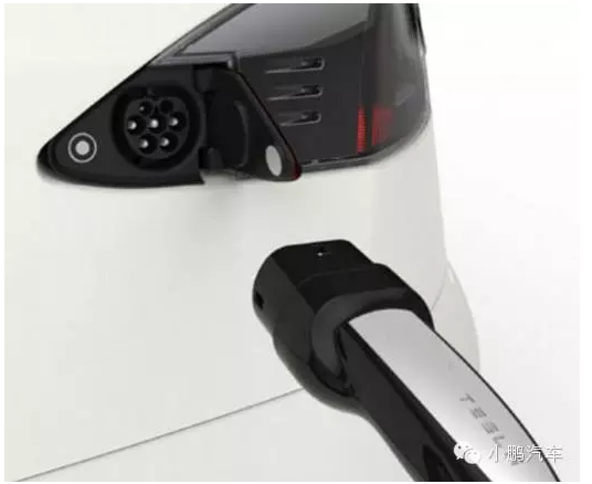 ▲&nbsp;特斯拉欧版充电枪
