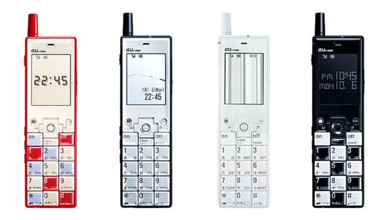 2003年，au自有机型INFOBAR第一代诞生(图片引自au)