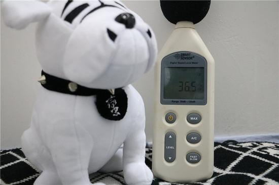 卧室环境音为36.5分贝