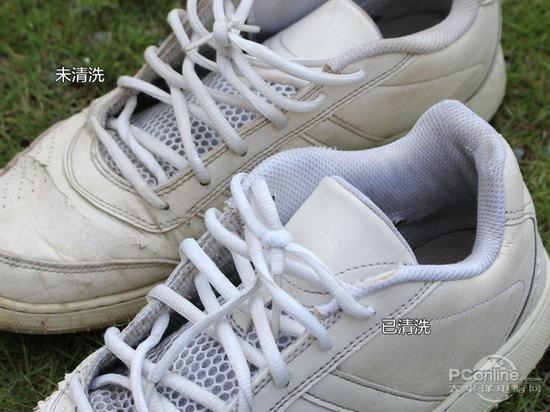 　　鞋带的洁净度对比也很明显，洗衣机洗过的鞋子，鞋带的可见污迹都被清理干净了。